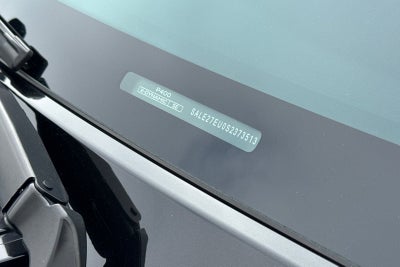 2025 Land Rover Defender 110 X-Dynamic SE