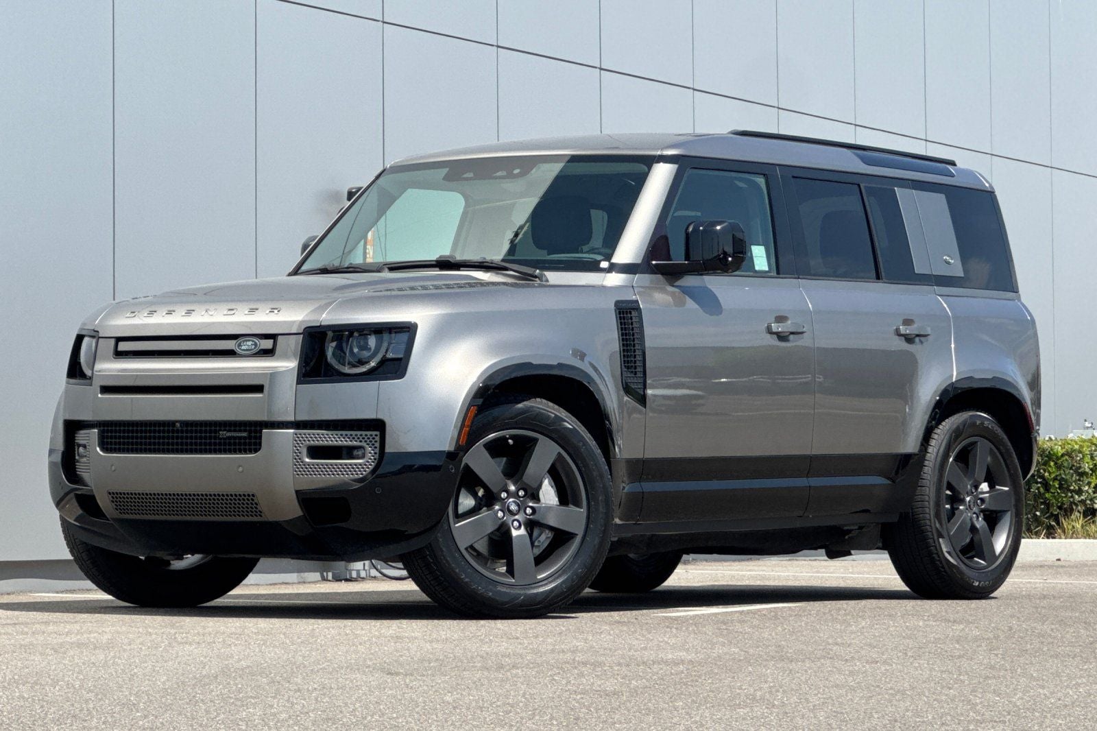 2023 Land Rover Defender 110 X-Dynamic SE