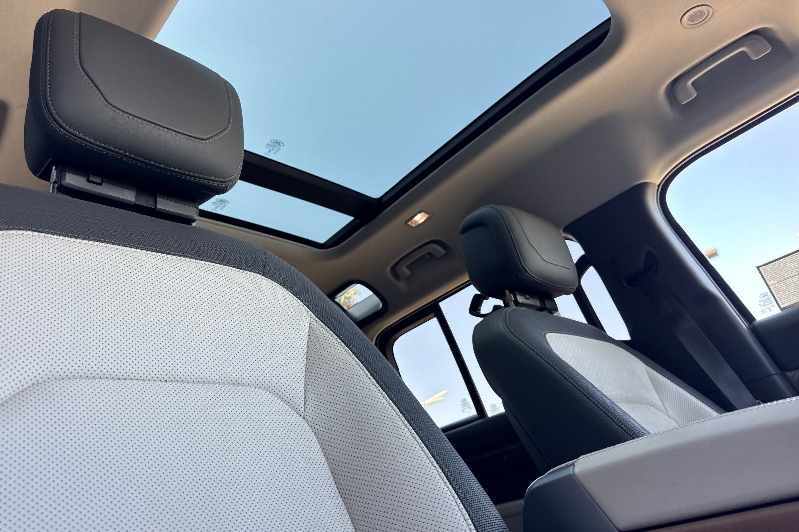 2023 Land Rover Defender 110 X-Dynamic SE