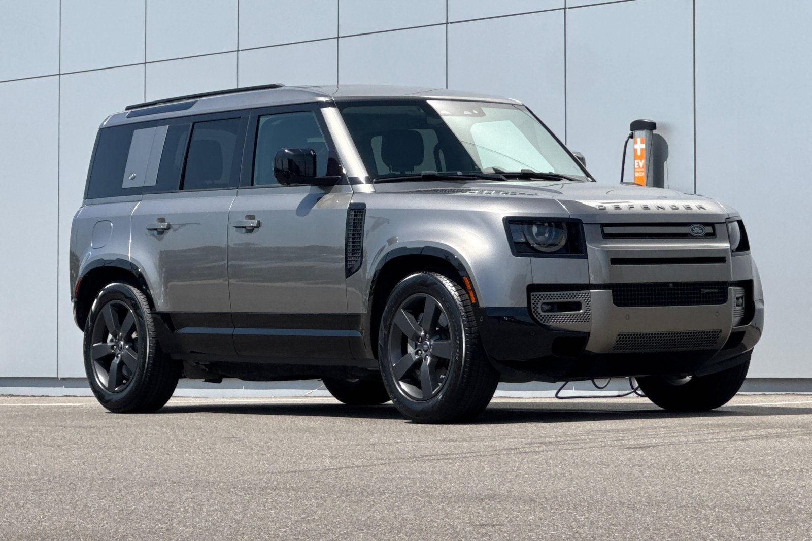 2023 Land Rover Defender 110 X-Dynamic SE