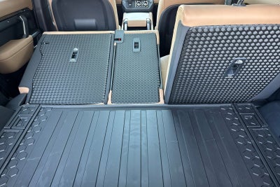 2026 Land Rover Defender 110 X-Dynamic SE