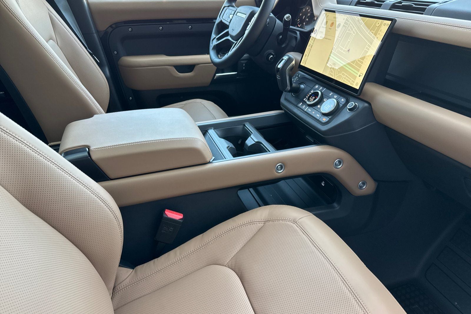 2026 Land Rover Defender 110 X-Dynamic SE