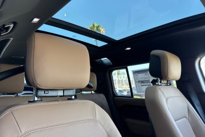 2026 Land Rover Defender 110 X-Dynamic SE