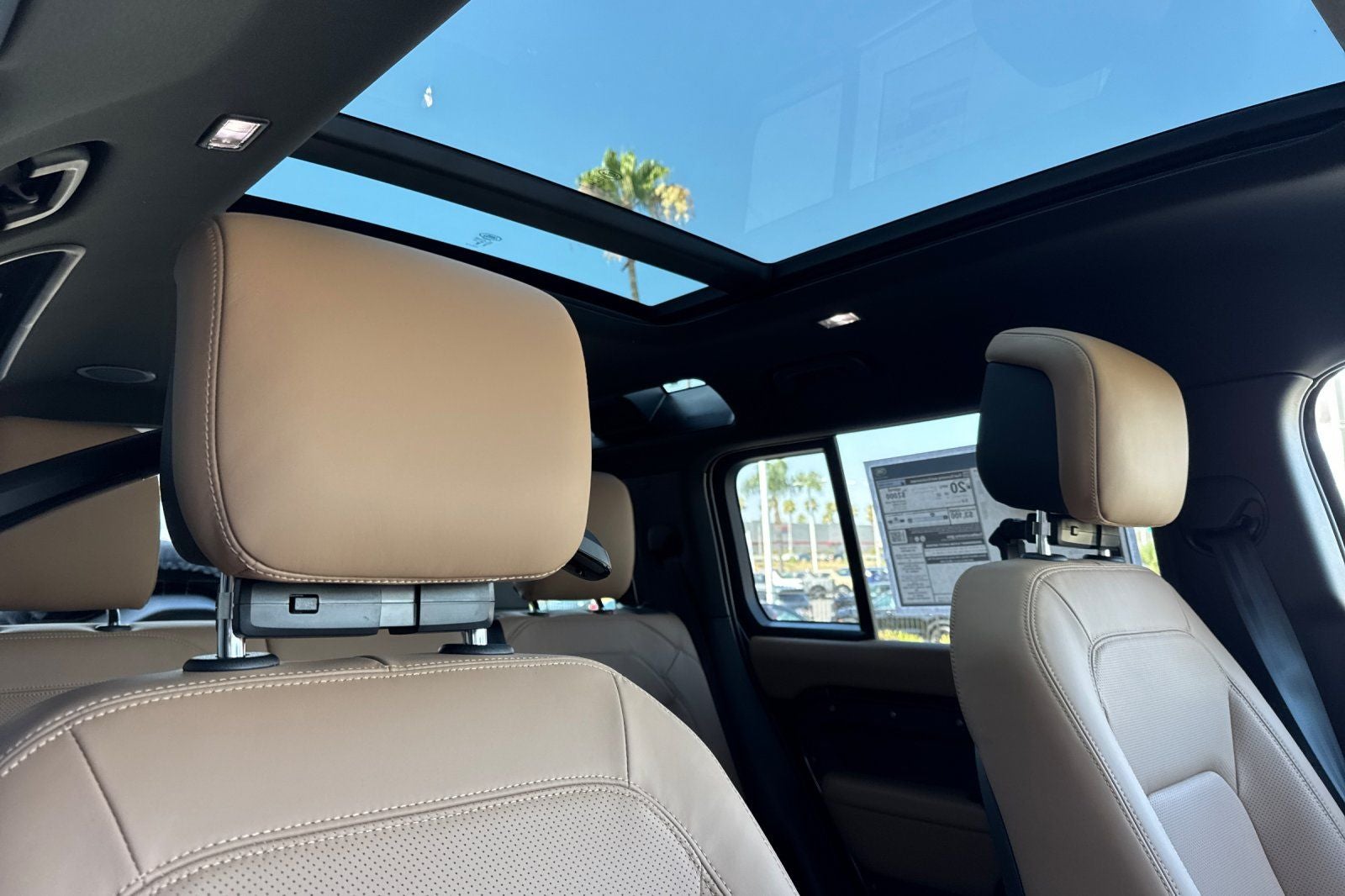 2026 Land Rover Defender 110 X-Dynamic SE