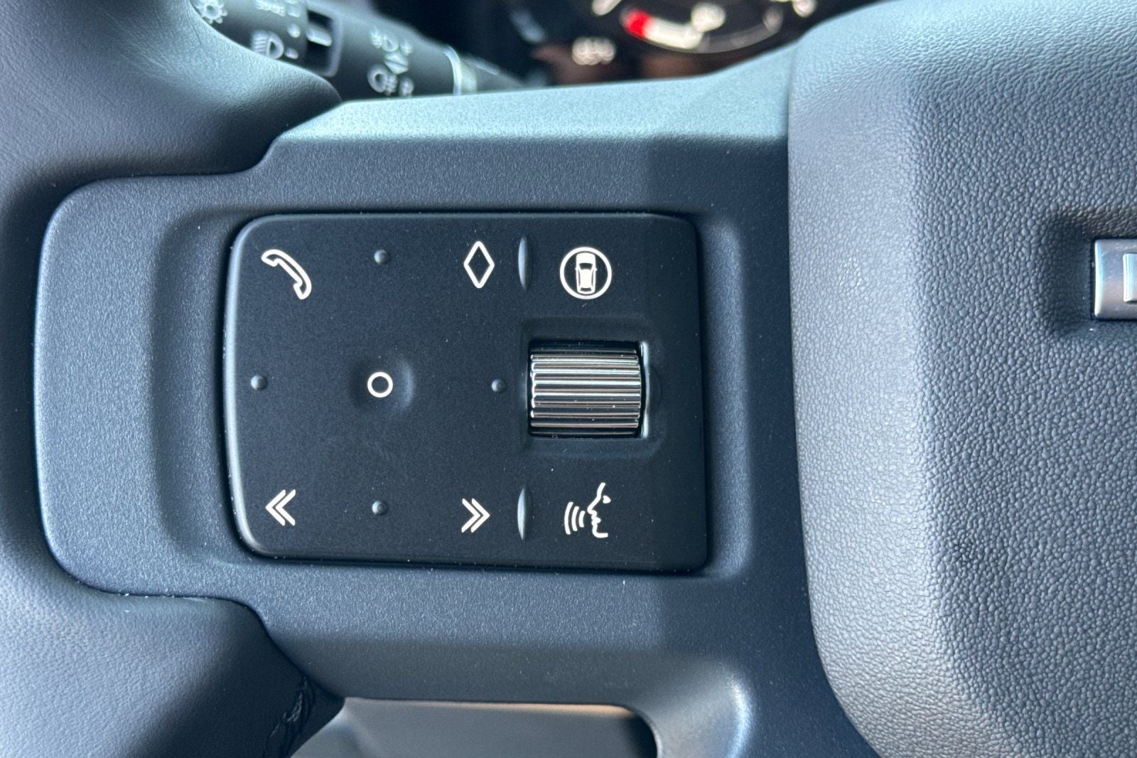 2026 Land Rover Defender 110 X-Dynamic SE