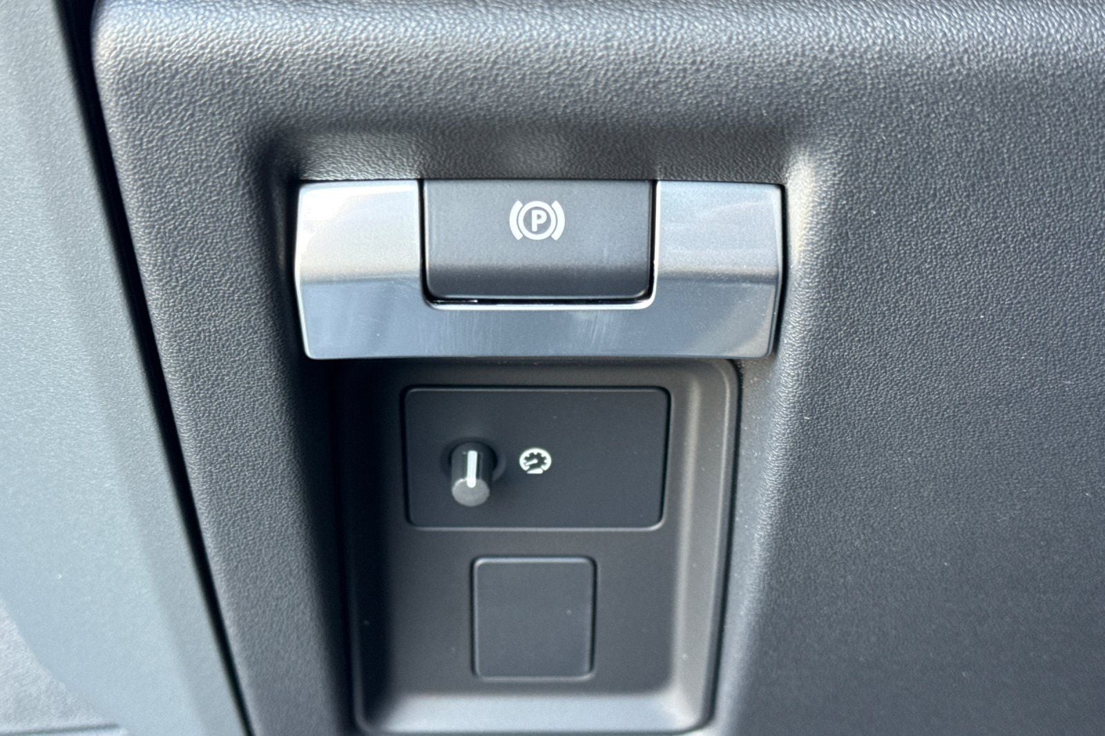 2026 Land Rover Defender 110 X-Dynamic SE
