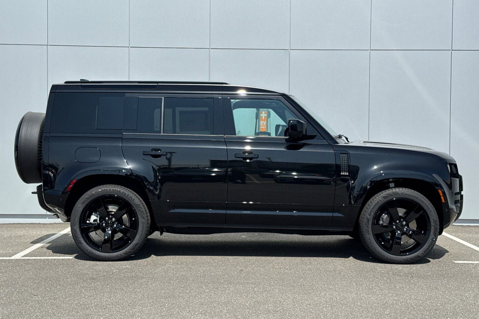 2026 Land Rover Defender 110 X-Dynamic SE