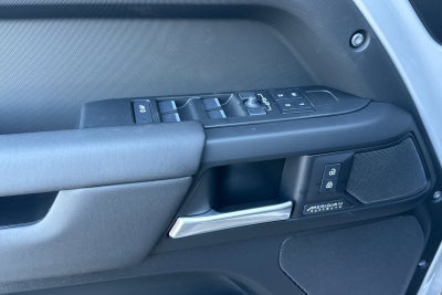2026 Land Rover Defender 110 X-Dynamic SE