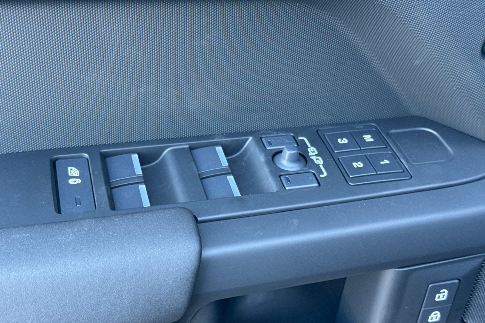 2026 Land Rover Defender 110 X-Dynamic SE