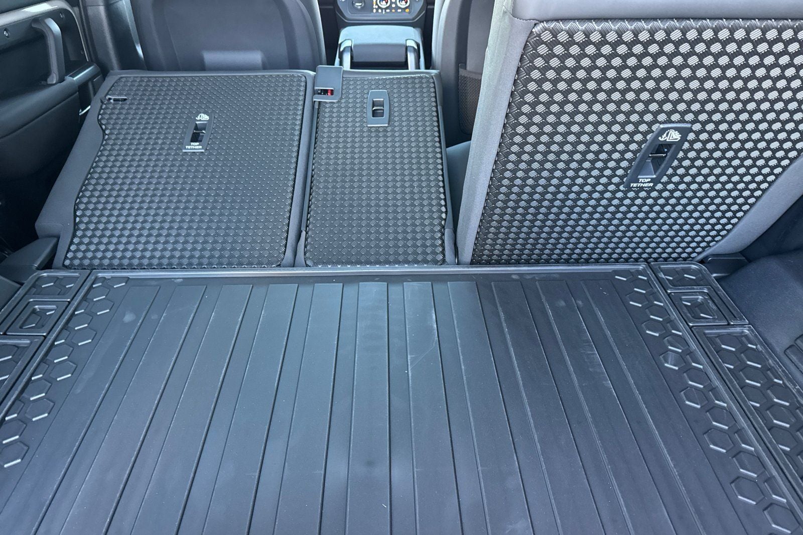 2026 Land Rover Defender 110 X-Dynamic SE