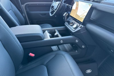 2026 Land Rover Defender 110 X-Dynamic SE