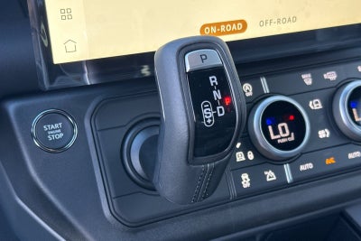 2026 Land Rover Defender 110 X-Dynamic SE