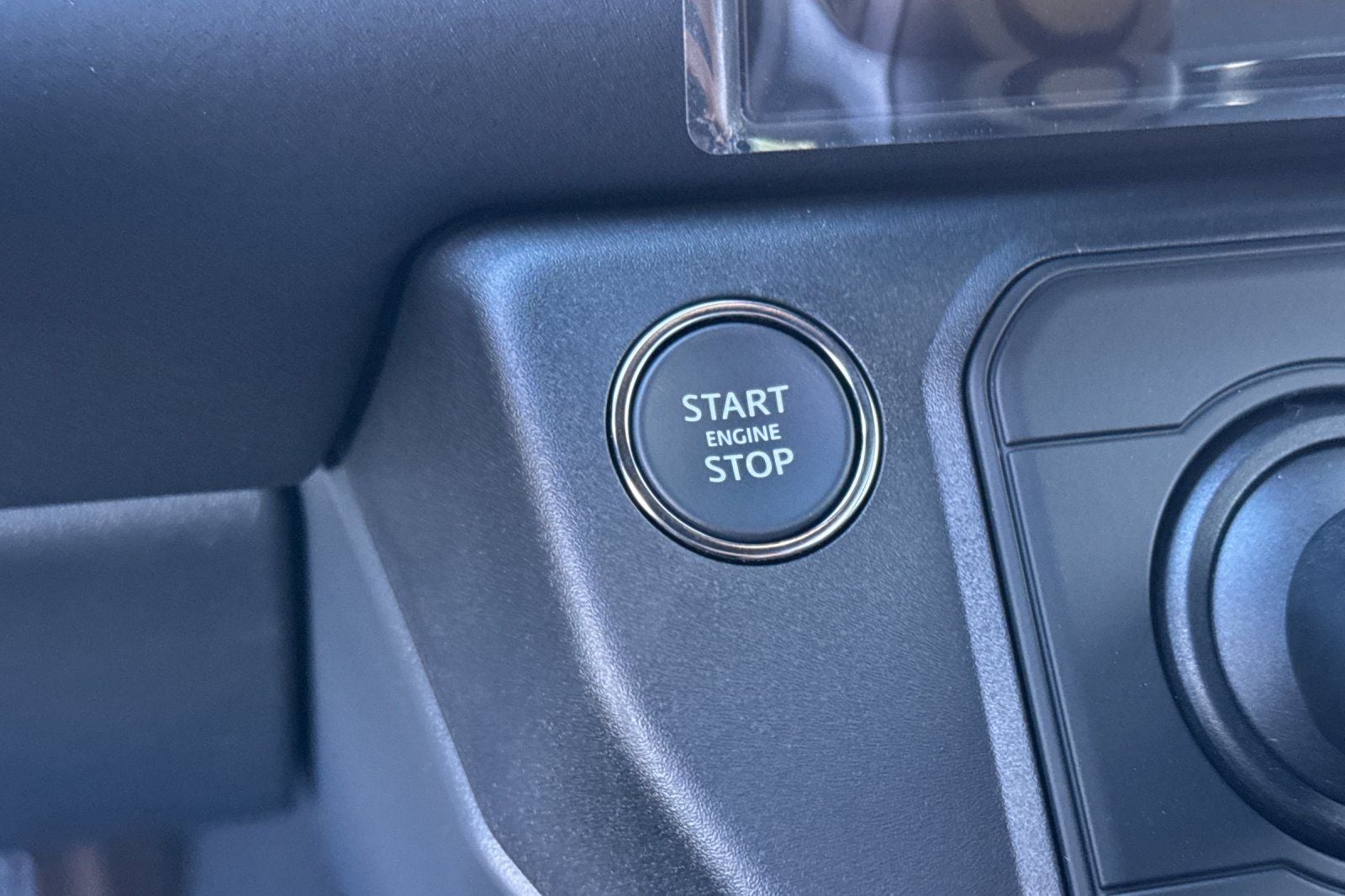 2026 Land Rover Defender 110 X-Dynamic SE