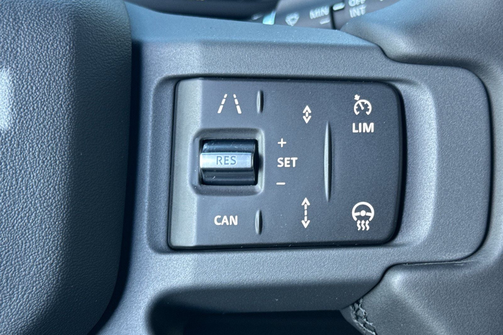 2026 Land Rover Defender 110 X-Dynamic SE