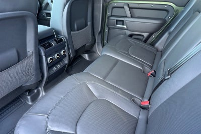 2026 Land Rover Defender 110 X-Dynamic SE