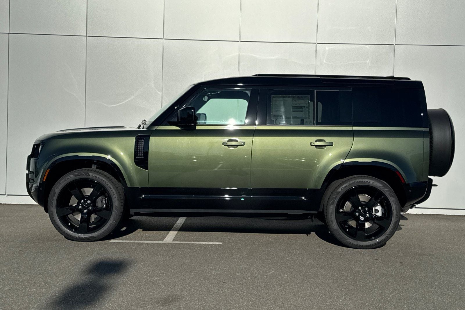 2026 Land Rover Defender 110 X-Dynamic SE
