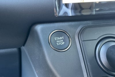 2026 Land Rover Defender 110 X-Dynamic SE