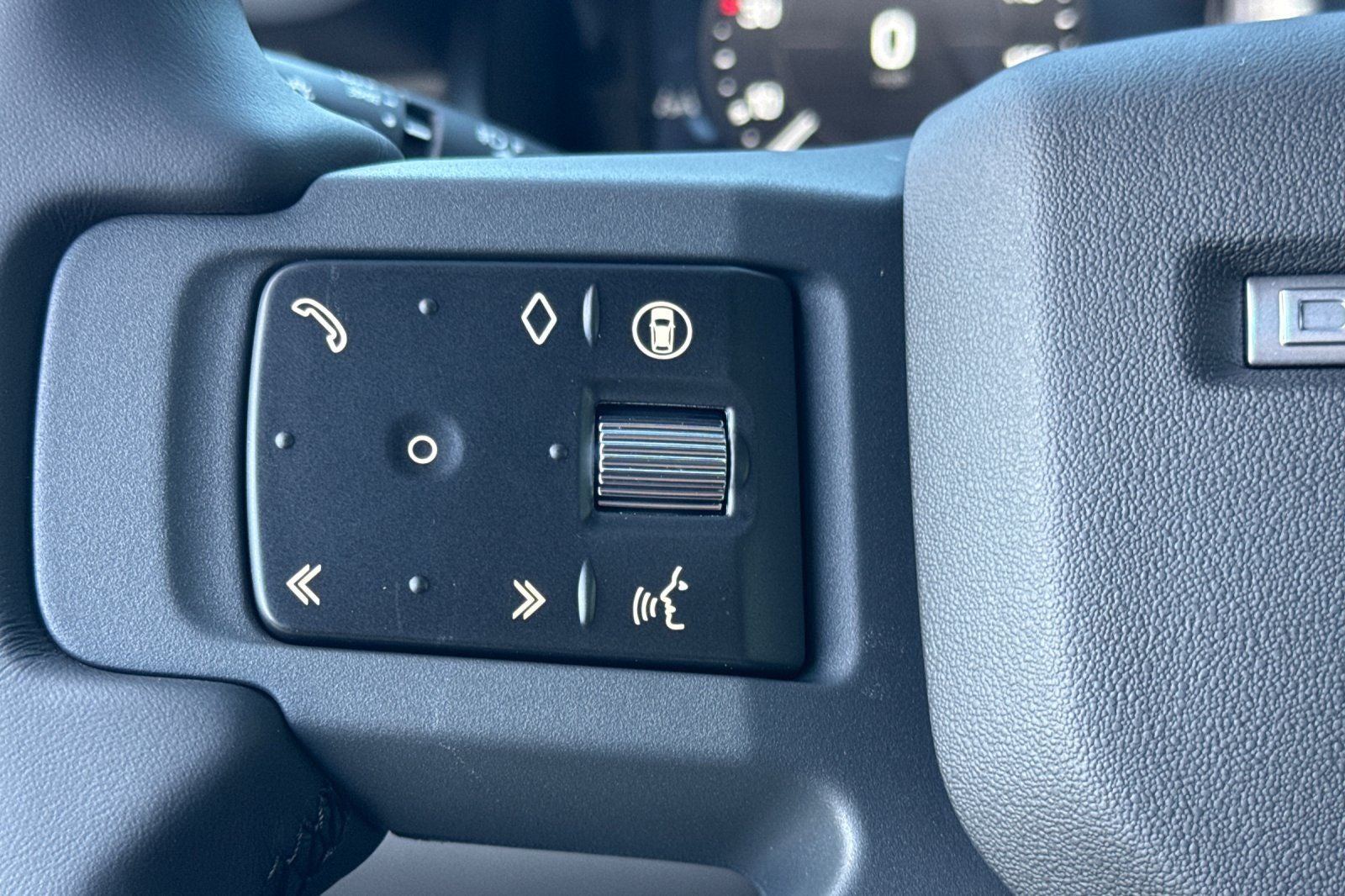 2026 Land Rover Defender 110 X-Dynamic SE