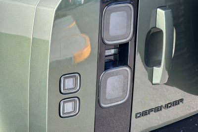 2026 Land Rover Defender 110 X-Dynamic SE