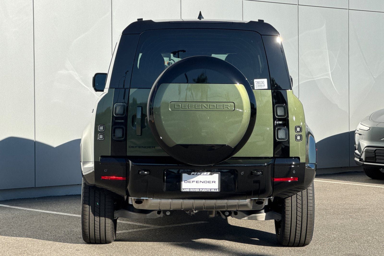 2026 Land Rover Defender 110 X-Dynamic SE