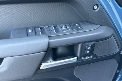 2026 Land Rover Defender 110 X-Dynamic SE