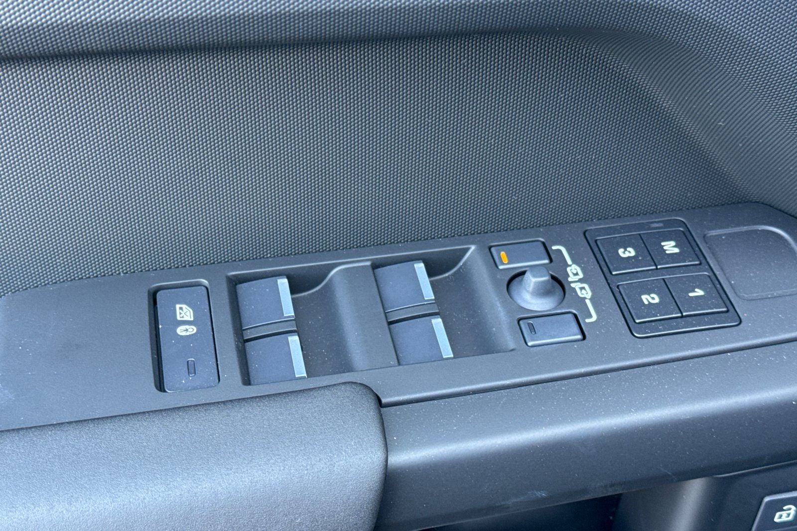 2026 Land Rover Defender 110 X-Dynamic SE