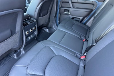 2026 Land Rover Defender 110 X-Dynamic SE