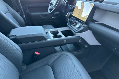 2026 Land Rover Defender 110 X-Dynamic SE