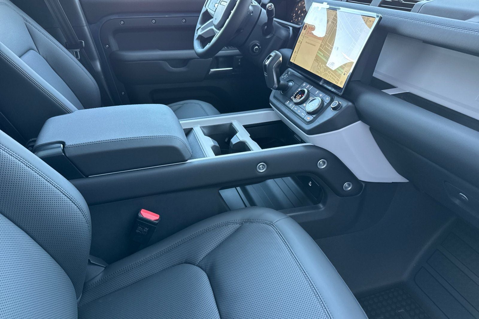 2026 Land Rover Defender 110 X-Dynamic SE