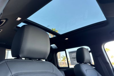 2026 Land Rover Defender 110 X-Dynamic SE