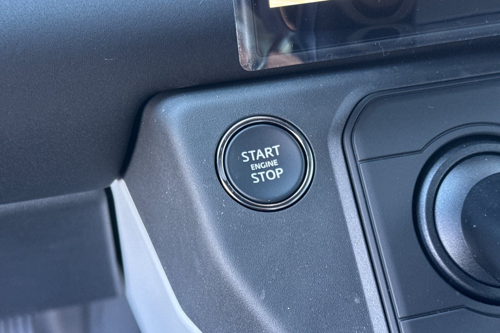 2026 Land Rover Defender 110 X-Dynamic SE