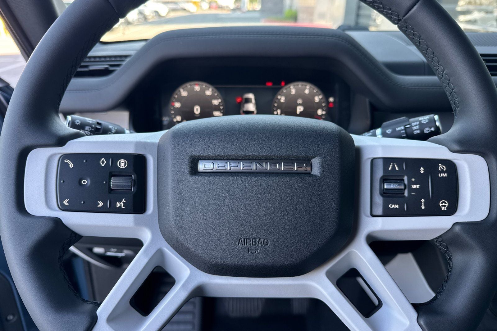 2026 Land Rover Defender 110 X-Dynamic SE