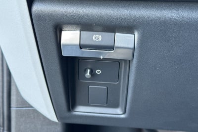 2026 Land Rover Defender 110 X-Dynamic SE