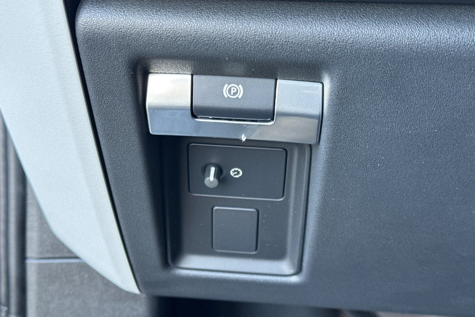 2026 Land Rover Defender 110 X-Dynamic SE