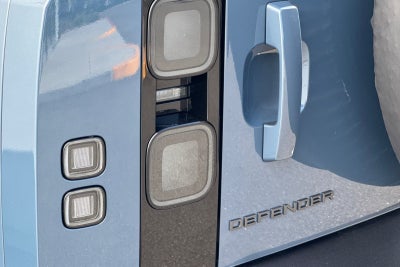 2026 Land Rover Defender 110 X-Dynamic SE