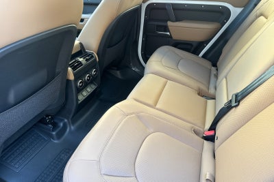 2026 Land Rover Defender 110 X-Dynamic SE