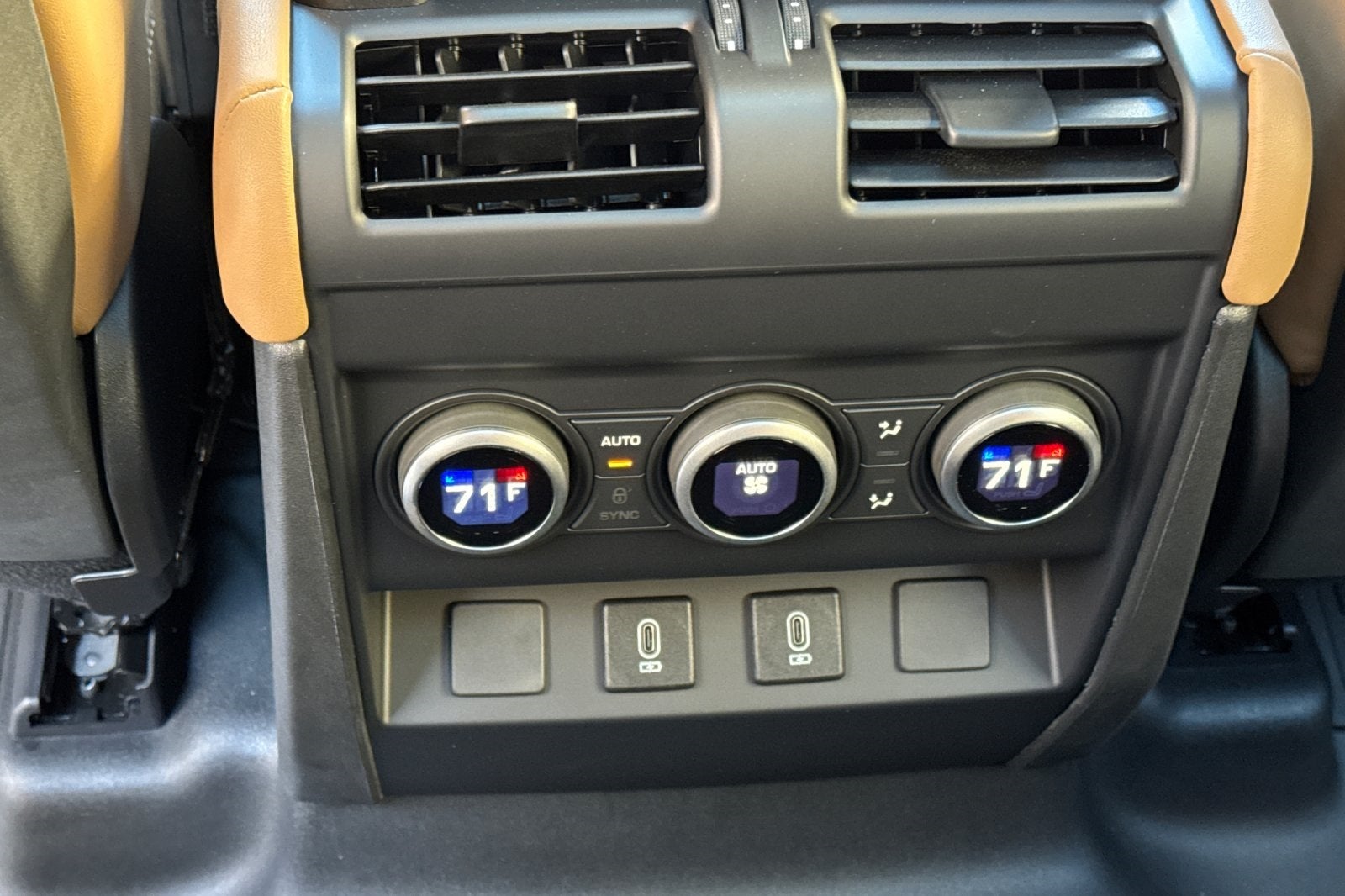 2026 Land Rover Defender 110 X-Dynamic SE