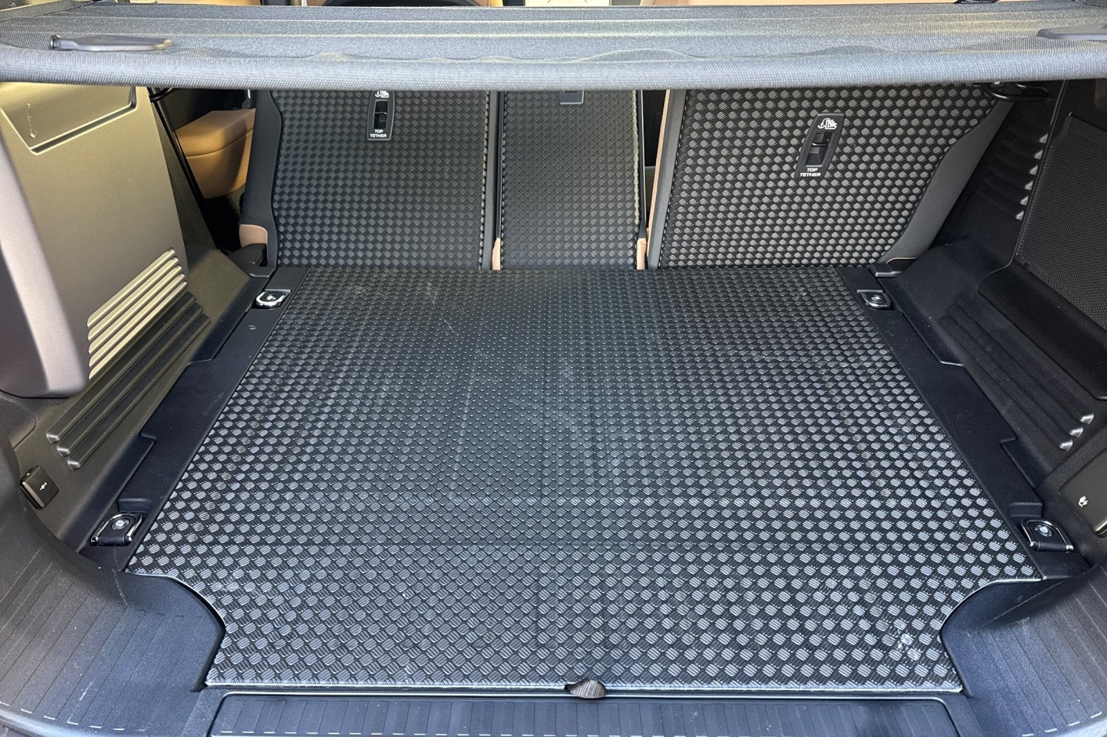 2026 Land Rover Defender 110 X-Dynamic SE