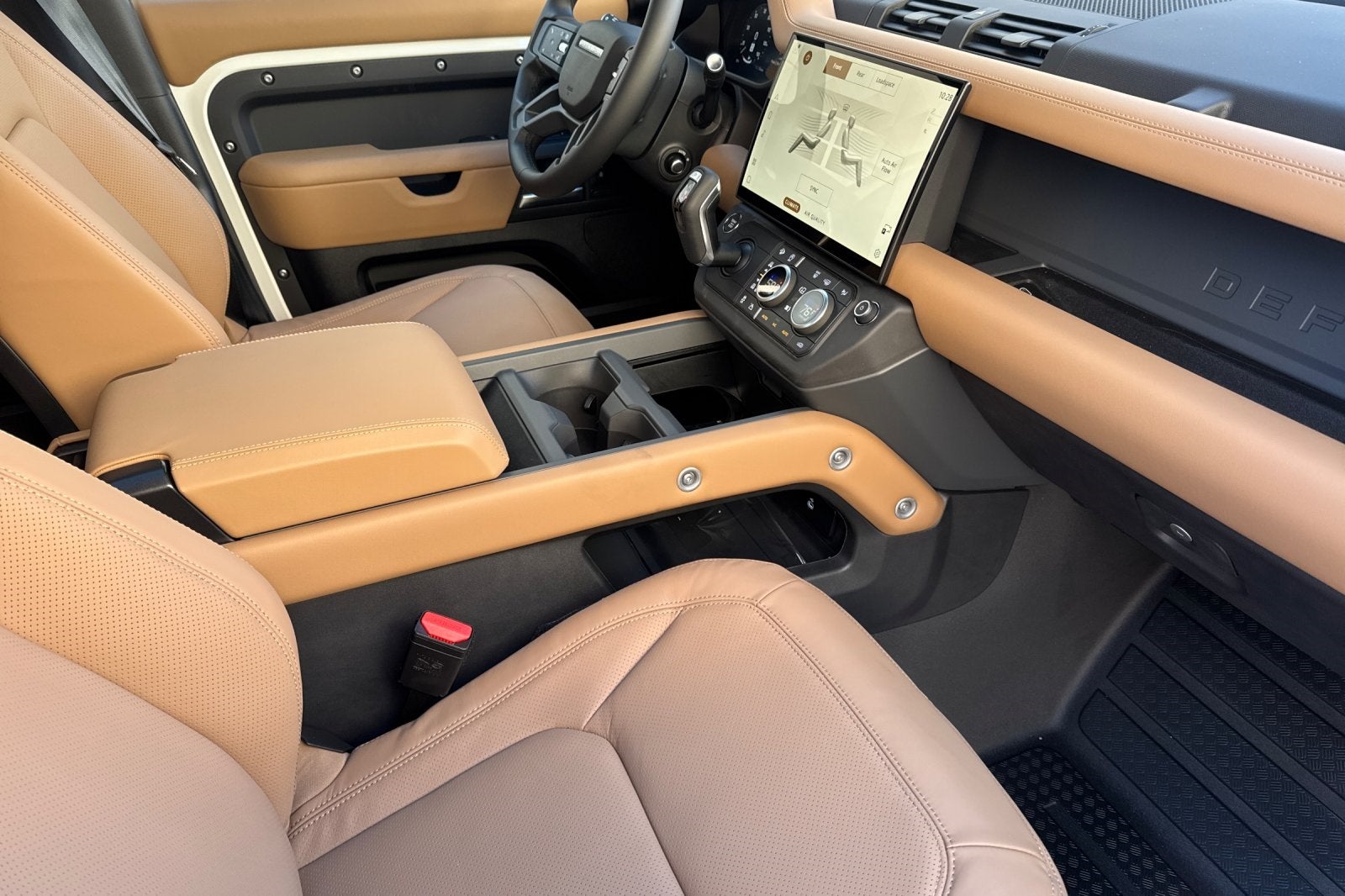 2026 Land Rover Defender 110 X-Dynamic SE