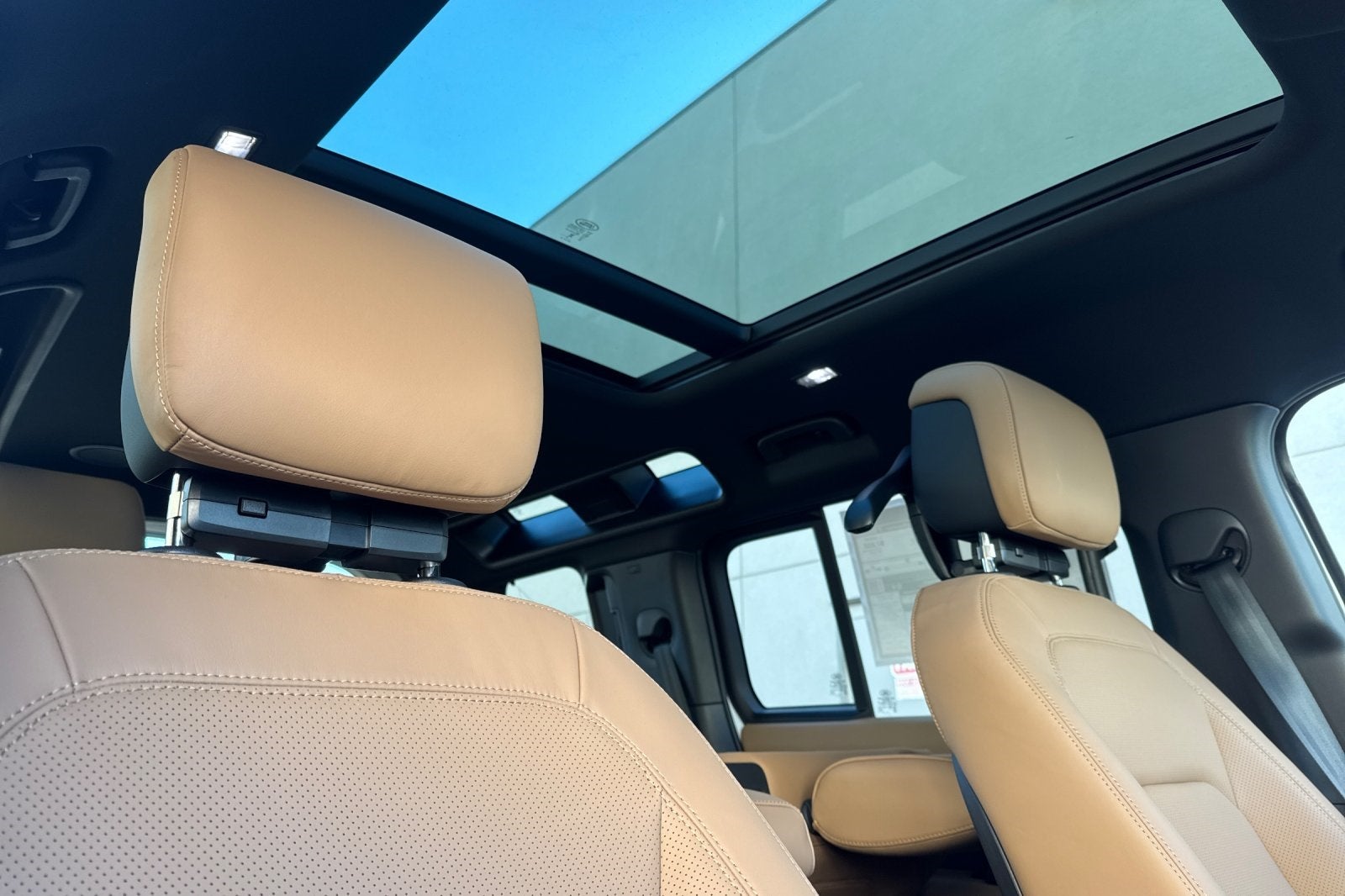 2026 Land Rover Defender 110 X-Dynamic SE