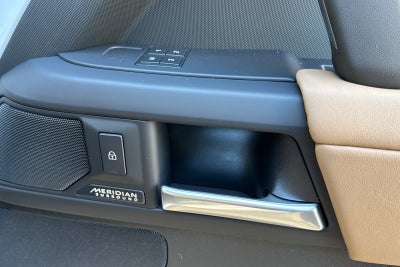 2026 Land Rover Defender 110 X-Dynamic SE