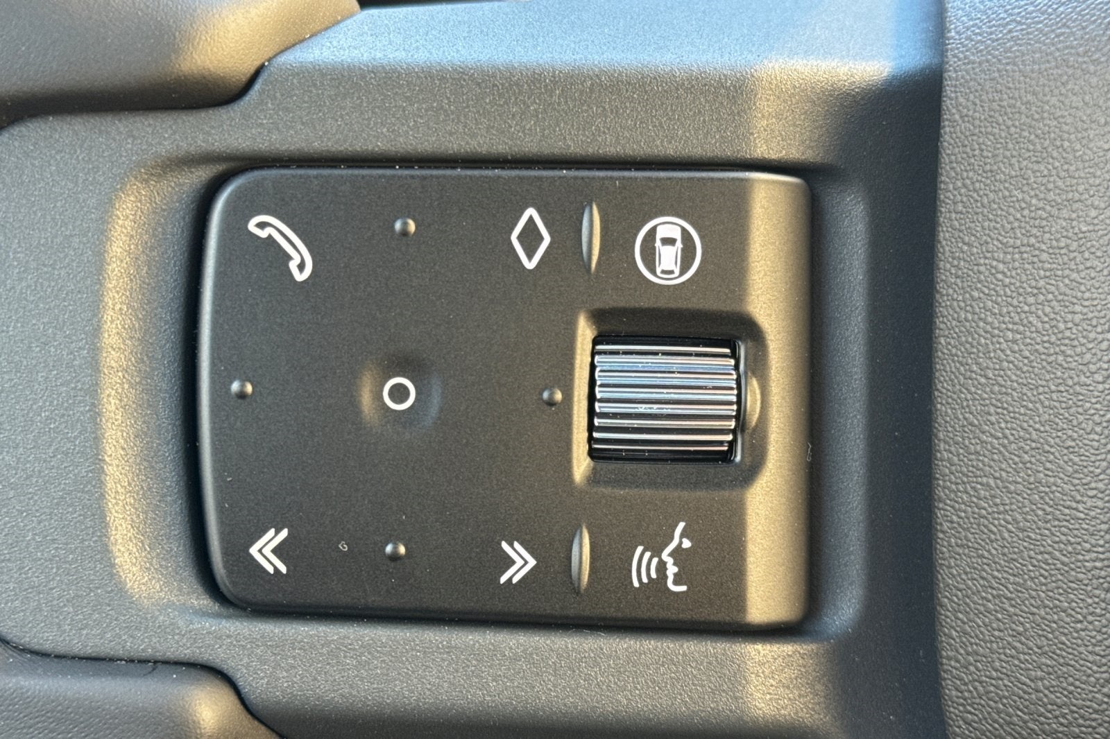 2026 Land Rover Defender 110 X-Dynamic SE