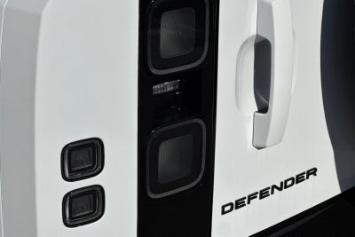 2026 Land Rover Defender 110 X-Dynamic SE