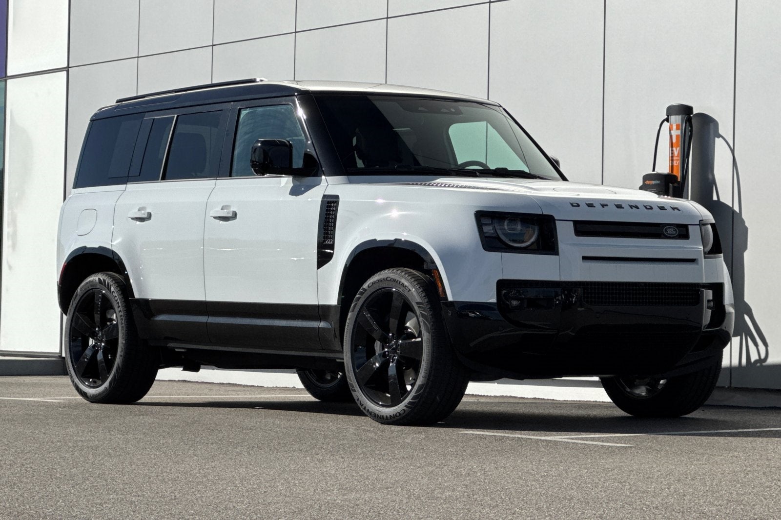 2026 Land Rover Defender 110 X-Dynamic SE