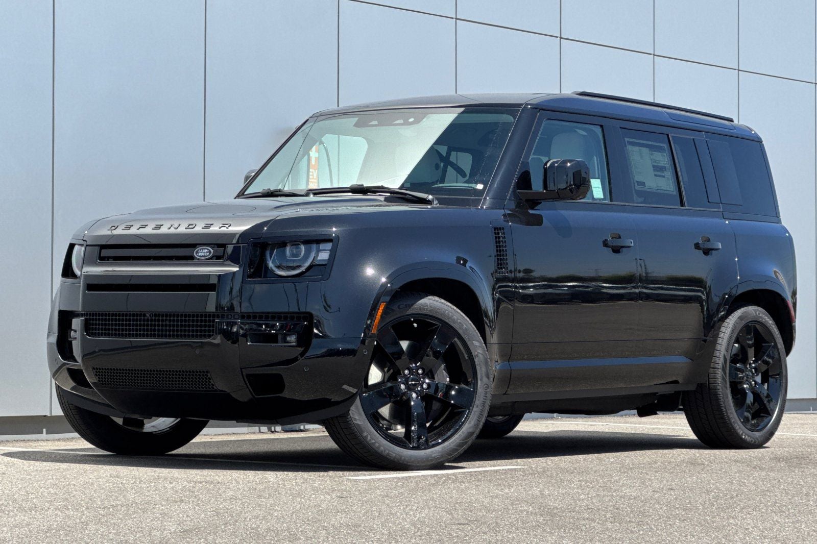 2026 Land Rover Defender 110 X-Dynamic SE