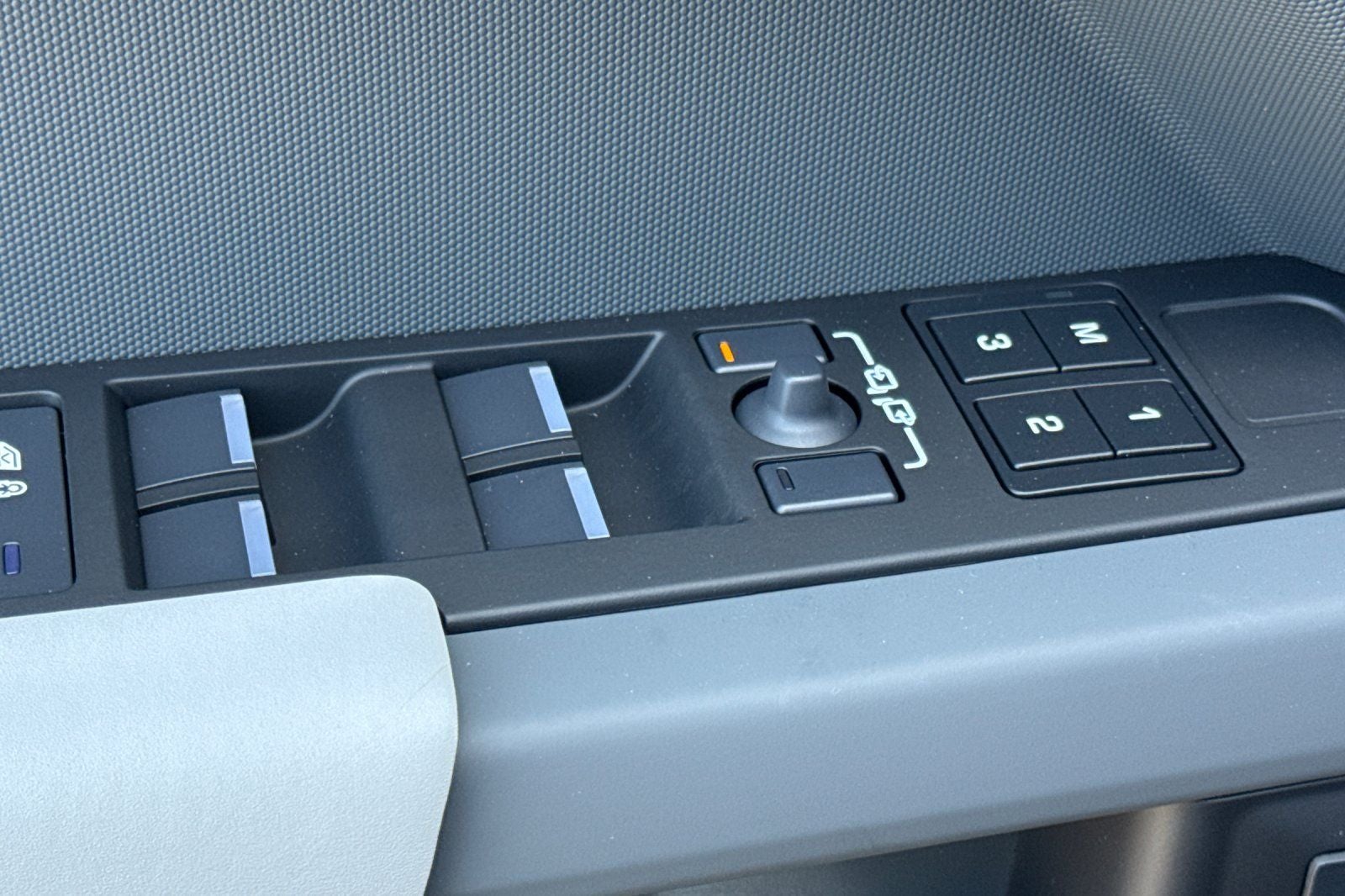 2026 Land Rover Defender 110 X-Dynamic SE