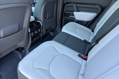 2026 Land Rover Defender 110 X-Dynamic SE