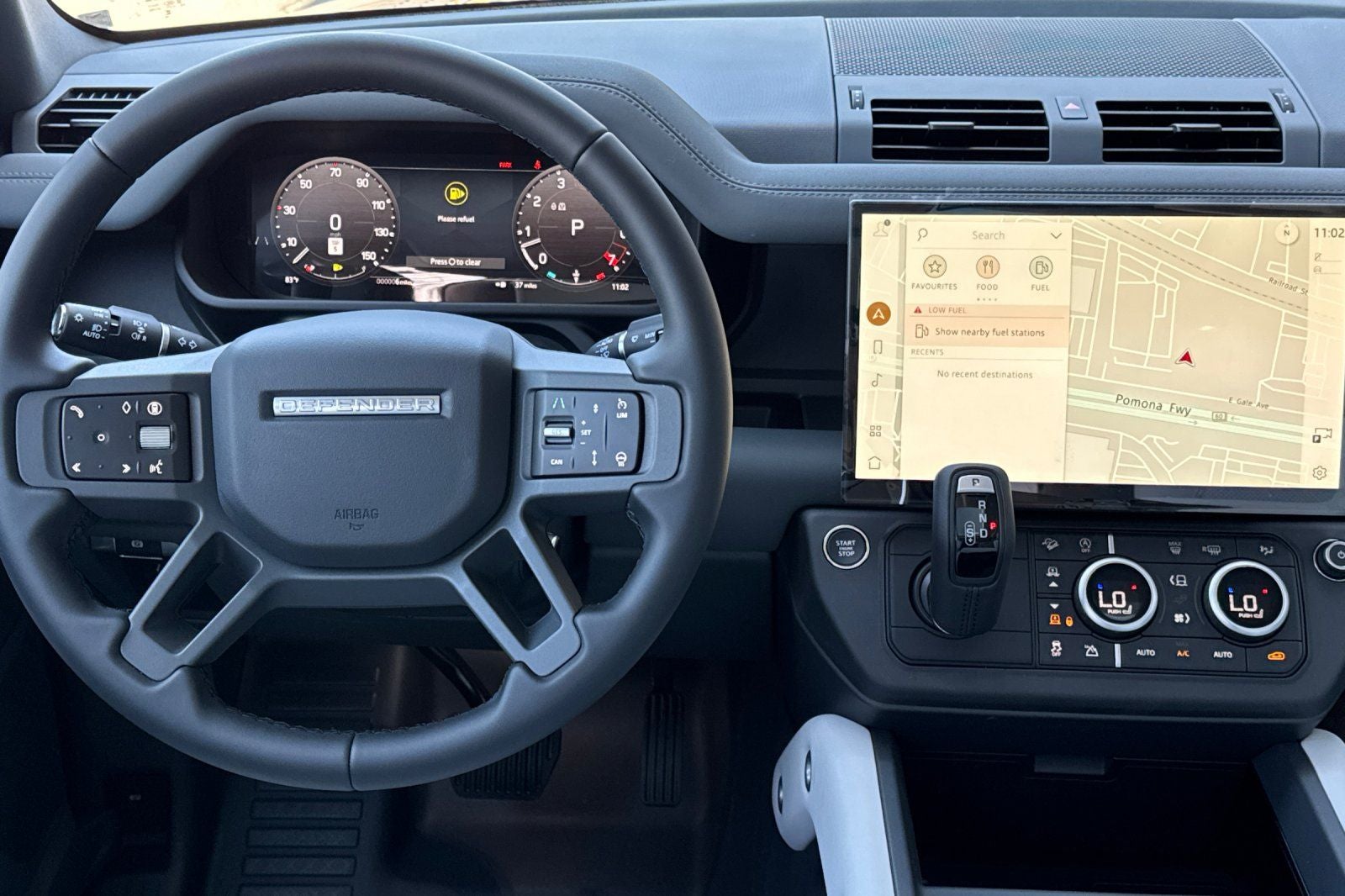 2026 Land Rover Defender 110 X-Dynamic SE
