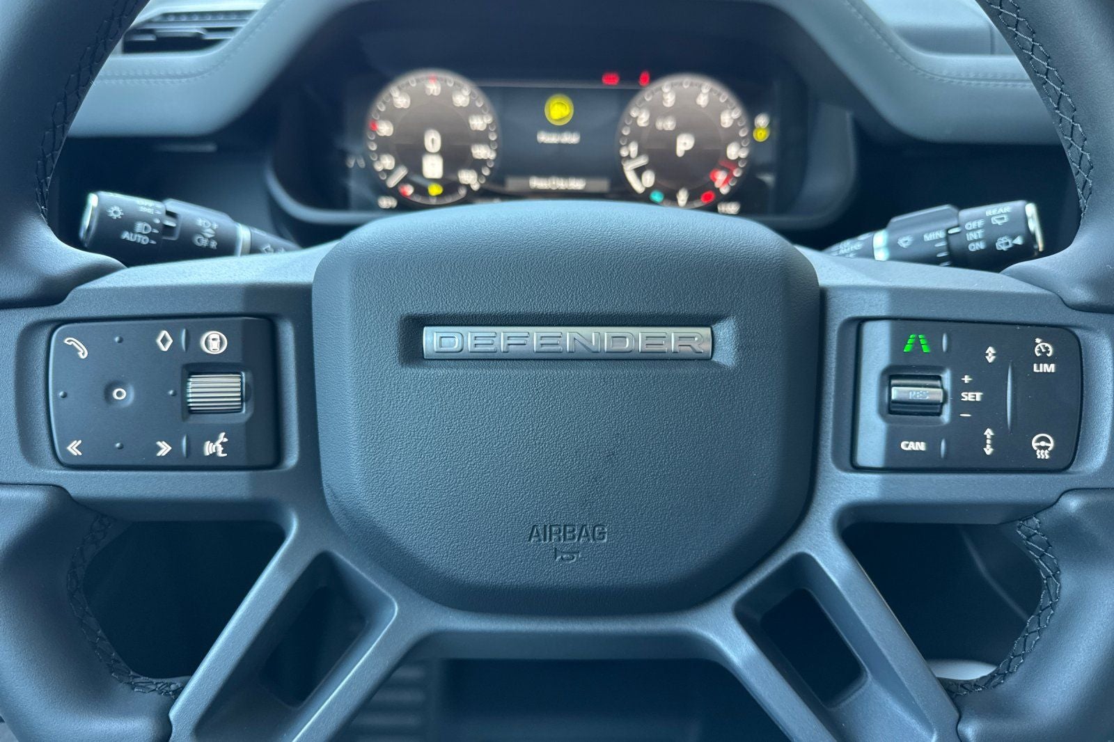 2026 Land Rover Defender 110 X-Dynamic SE