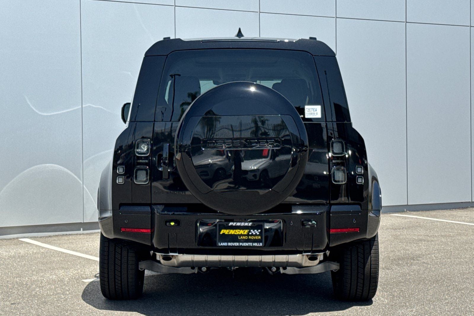 2026 Land Rover Defender 110 X-Dynamic SE